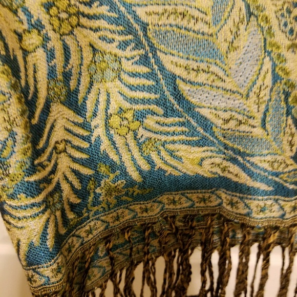 Scarf - Picture 3 of 4